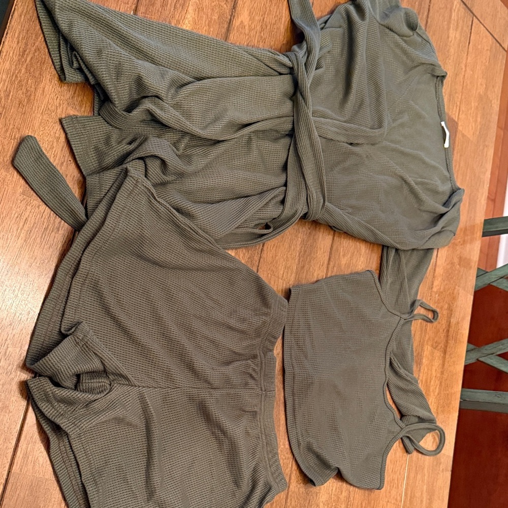 Stylish Olive Green Three-Piece Lounge Set